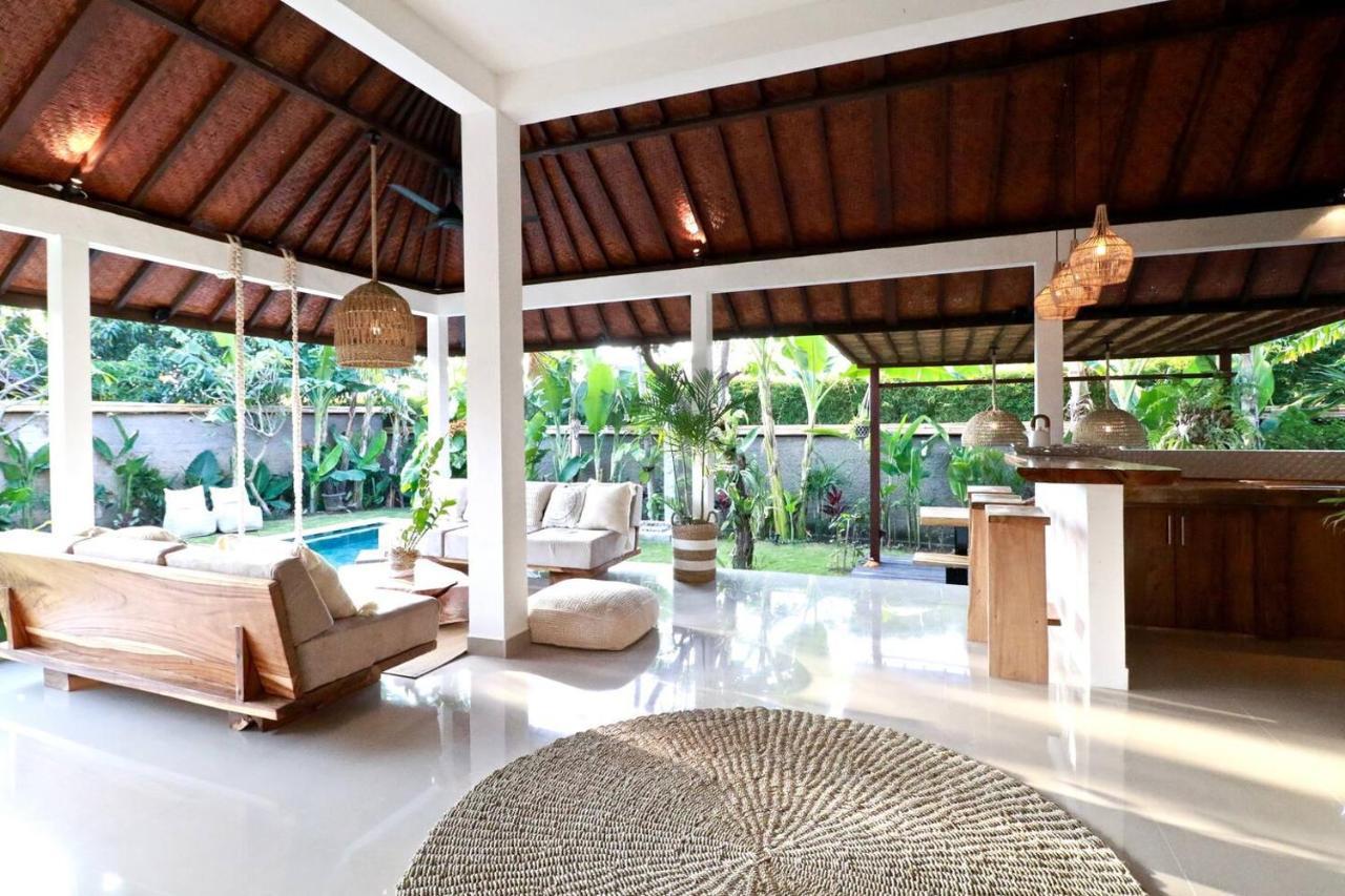 Villa Santai, Huge Garden Seminyak Square エクステリア 写真