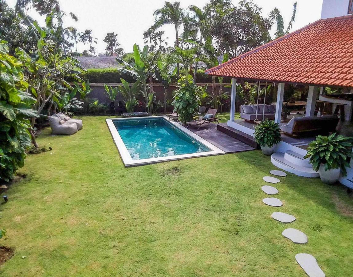 Villa Santai, Huge Garden Seminyak Square エクステリア 写真