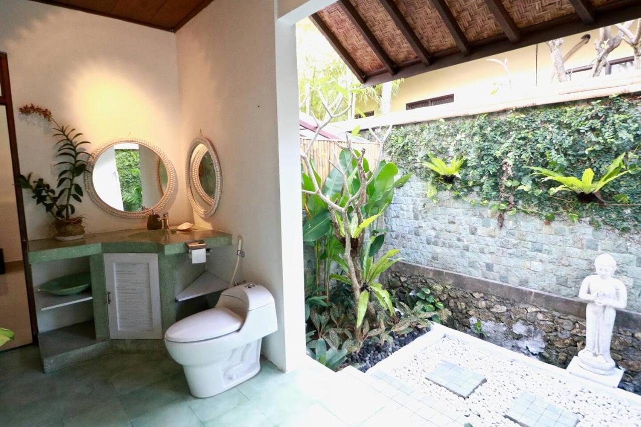 Villa Santai, Huge Garden Seminyak Square エクステリア 写真