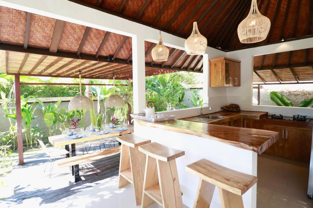 Villa Santai, Huge Garden Seminyak Square エクステリア 写真